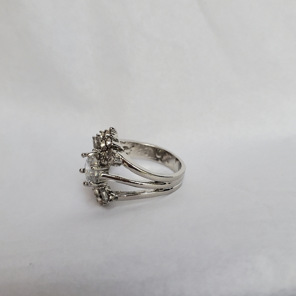 New Fashion White Sapphire Wedding Ring - Picture 4 of 4